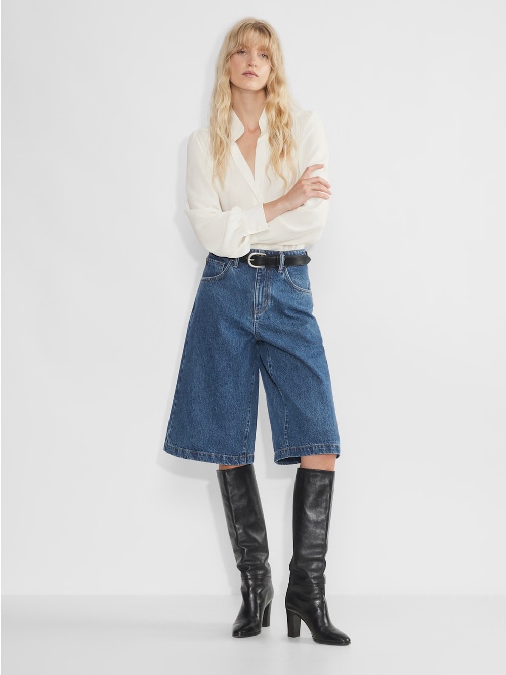 Aritzia Wilfred Snapshot Below-Knee Denim Short